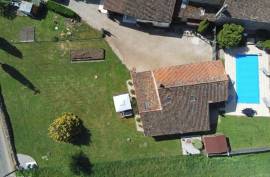 Charming 19th-Century Longere with Heated Pool and 4 Bedrooms - €223400