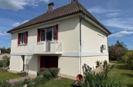 Peaceful Country Living  2-Bedroom Home with Garden, Views and Garage - €99,950