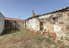 Renovation Opportunity in Alvorninha, Caldas da Rainha