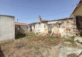 Renovation Opportunity in Alvorninha, Caldas da Rainha