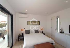 3 bedroom villa with swimming pool, terrace and large garage in Alcantarilha 3 bedroom villa with swimming pool, terrace and large garage in Alcantarilha