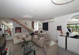 3 bedroom villa with swimming pool, terrace and large garage in Alcantarilha 3 bedroom villa with swimming pool, terrace and large garage in Alcantarilha