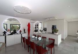 3 bedroom villa with swimming pool, terrace and large garage in Alcantarilha 3 bedroom villa with swimming pool, terrace and large garage in Alcantarilha