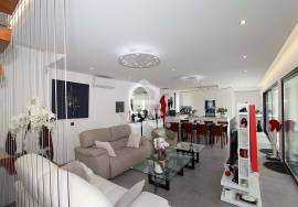 3 bedroom villa with swimming pool, terrace and large garage in Alcantarilha 3 bedroom villa with swimming pool, terrace and large garage in Alcantarilha