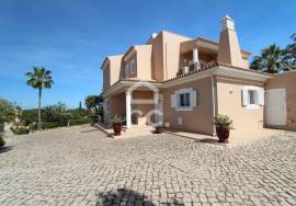 3 + 1 bedroom villa with high profitability potential in Armação de Pêra - Algarve 3 + 1 bedroom villa with high profitability potential in Armação de Pêra - Algarve