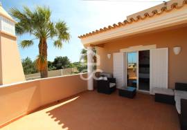3 + 1 bedroom villa with high profitability potential in Armação de Pêra - Algarve 3 + 1 bedroom villa with high profitability potential in Armação de Pêra - Algarve