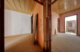 Unique Investment Opportunity in the Heart of Portimão with Rehabilitation Potential
