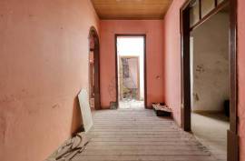 Unique Investment Opportunity in the Heart of Portimão with Rehabilitation Potential