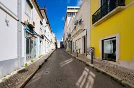 Unique Investment Opportunity in the Heart of Portimão with Rehabilitation Potential