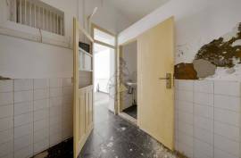 Unique Investment Opportunity in the Heart of Portimão with Rehabilitation Potential