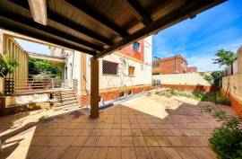 3-storey villa with approved rehabilitation project in Portimão