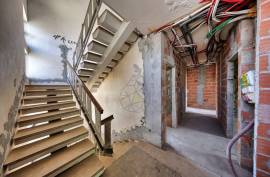 3-storey villa with approved rehabilitation project in Portimão