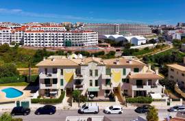 1+1 bedroom apartment in Albufeira near Forte de São João beach.