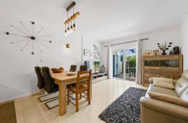 1+1 bedroom apartment in Albufeira near Forte de São João beach.