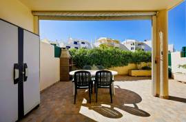 1+1 bedroom apartment in Albufeira near Forte de São João beach.