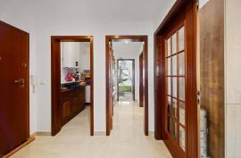 1+1 bedroom apartment in Albufeira near Forte de São João beach.