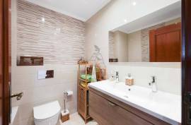 1+1 bedroom apartment in Albufeira near Forte de São João beach.