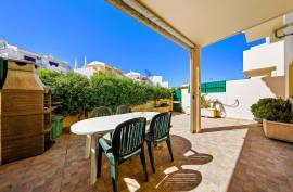 1+1 bedroom apartment in Albufeira near Forte de São João beach.