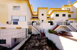1+1 bedroom apartment in Albufeira near Forte de São João beach.