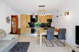 1+1 bedroom apartment in Albufeira near Forte de São João beach.