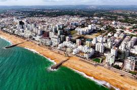 Land for Construction of 46 Apartments in Quarteira