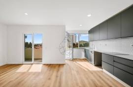 Refurbished 2 Bedroom Apartment with Balconies in Portimão