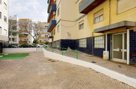 Refurbished 2 Bedroom Apartment with Balconies in Portimão