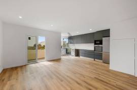 Refurbished 2 Bedroom Apartment with Balconies in Portimão