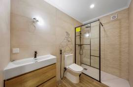 Refurbished 2 Bedroom Apartment with Balconies in Portimão
