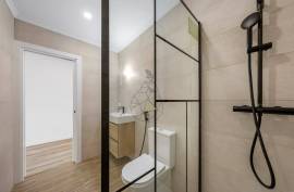 Refurbished 2 Bedroom Apartment with Balconies in Portimão