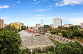 Refurbished 2 Bedroom Apartment with Balconies in Portimão