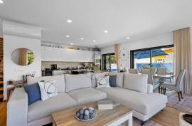 Detached House with Pool and Garage in Monte Canelas - Portimão