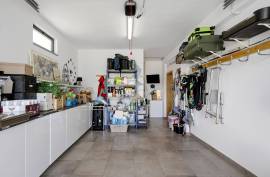 Detached House with Pool and Garage in Monte Canelas - Portimão