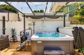 Detached House with Pool and Garage in Monte Canelas - Portimão