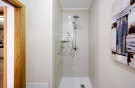 Detached House with Pool and Garage in Monte Canelas - Portimão