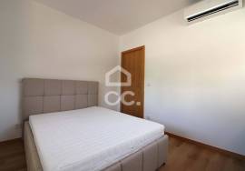 Fully refurbished villa with 6 2 bedroom apartments next to Dias da Silva, Celas.