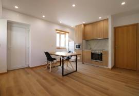 Fully refurbished villa with 6 2 bedroom apartments next to Dias da Silva, Celas.
