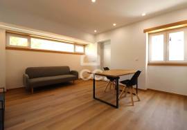 Fully refurbished villa with 6 2 bedroom apartments next to Dias da Silva, Celas.