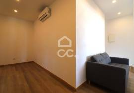 Fully refurbished villa with 6 2 bedroom apartments next to Dias da Silva, Celas.