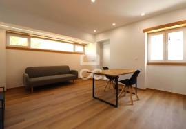 Fully refurbished villa with 6 2 bedroom apartments next to Dias da Silva, Celas.