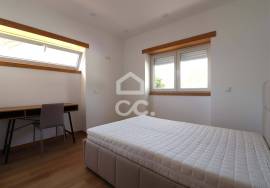 Fully refurbished villa with 6 2 bedroom apartments next to Dias da Silva, Celas.