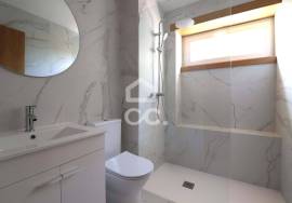 Fully refurbished villa with 6 2 bedroom apartments next to Dias da Silva, Celas.