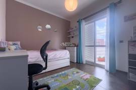 Impeccable and Furnished 2 Bedrooms in Private Condominium – Santa Quitéria