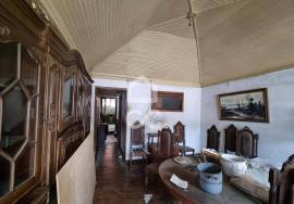 3-storey building for reconstruction in the Historic Area of Chaves