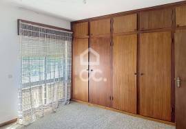 Villa with Great Potential and Countryside and City Views