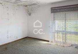 Villa with Great Potential and Countryside and City Views