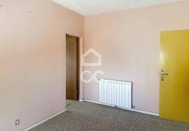 Villa with Great Potential and Countryside and City Views