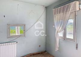 Villa with Great Potential and Countryside and City Views