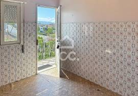 Villa with Great Potential and Countryside and City Views