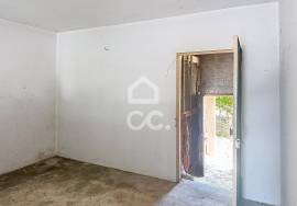 Villa with Great Potential and Countryside and City Views